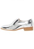 CH2499-6 Pantofi smart casual din piele cu aspect lucios la exterior, sireturi si talpa subtire