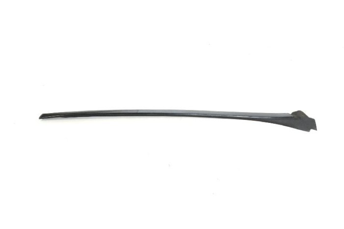 Ornament vertical parbriz st&acirc;nga MERCEDES-BENZ E T-Model S212 2012 OEM: A2126900982 10023721