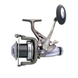 Mulineta Crap Baracuda Gladiator 70 Baitrunner, 7 Rulmenti, 2 Tamburi Al.+ Grafit, Tambur Long Cast, Marime 7000