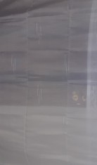 PERDEA ALBA CU MODEL LINIUTE , REJANSA SI PLUMB MONTAT -- 4,5m / 1,45 m NOU