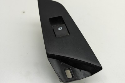 Buton geam ușă dreapta spate TOYOTA PRIUS _W5_ 2016 OEM: 74272-47120,7427247120 30809248 foto