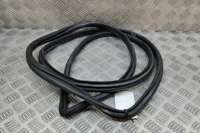 Garnitura ușă dreapta față TOYOTA PRIUS PLUS _W4_ 2019 OEM: 67861-47040 | 30555762