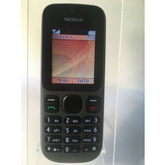 Telefon Nokia 100 folosit pentru piese ecran carcasa