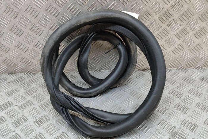 Garnitura ușă st&acirc;nga spate CITRO&Euml;N C4 X BD_, BE_, BF_ 2024 OEM: 9833317780 | 27136107