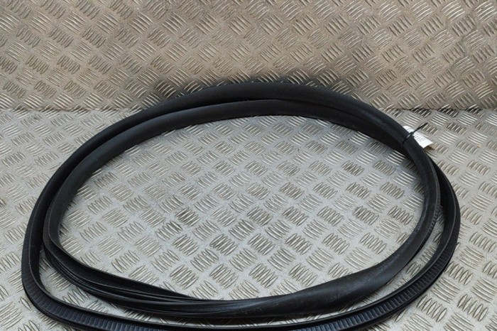 Garnitura ușă dreapta față TESLA MODEL Y 2022 OEM: 1497674-00-D | 26251169