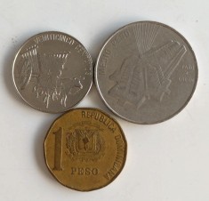 Lot 3 monede Republica Dominicana 25 Centavos, 1/2 Peso și 1 Peso