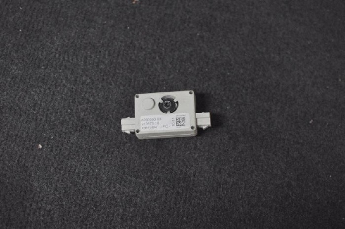 Amplificator de antena BMW 3 Coupe E92 2011 OEM: 6990090 2100438