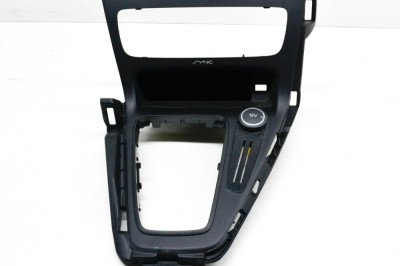 Ornament consola centrală FORD FOCUS III 2015 OEM: F1EB-A044C82-BFW | 12196541 foto