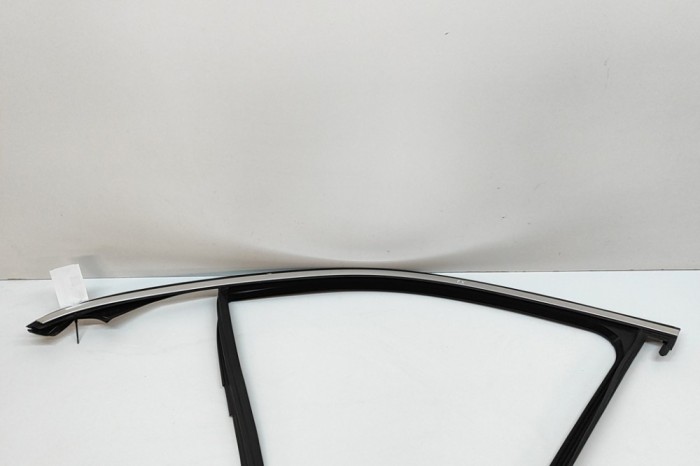 Bandou superior ușă st&acirc;nga față MERCEDES-BENZ GLE W167 2024 OEM: A1677251300 28615791