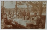 GRADATI SI SOLDATI LA MASA , LANGA POLIGONUL DE TRAGERE , IN ZIUA SFANTULUI GHEORGHE , FOTOGRAFIE FORMAT CARTE POSTALA , 1923
