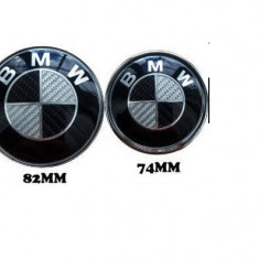 set 2 embleme fata spate negre carbon BMW 82 si 74 mm E46 E39 E38 E90 E60 z