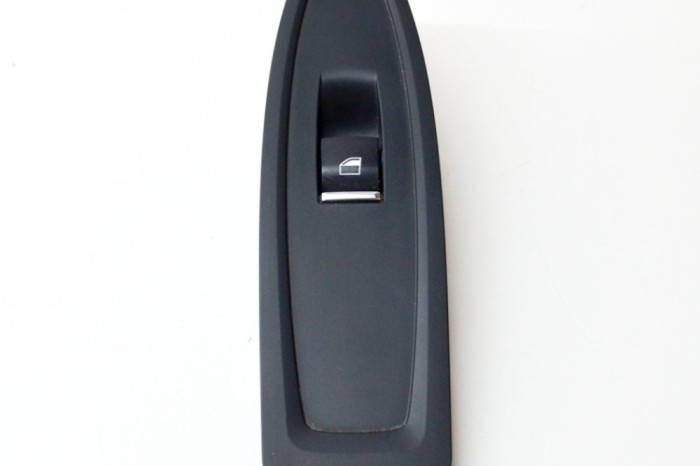 Buton geam ușă st&acirc;nga față BMW 1 F20 2013 OEM: 9208107 13763203