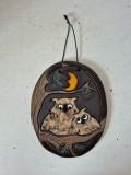 Placheta decorativa din ceramica realizata manual cu bufnite sub luna, semnata incizat M, 15x12 cm defect minor