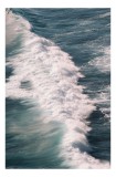 Tablou Canvas, "Valuri spumeg&acirc;nde sub soarele verii", Valuri, Spumă, Ocean, Energie, Albastru, Mișcare, Natură, Dinamică, 26 x 39 cm, CMCLASS