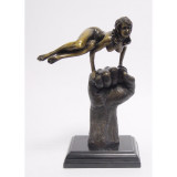 Femeie pe pumn-statueta din bronz pe un soclu din marmura JK-25, Nuduri