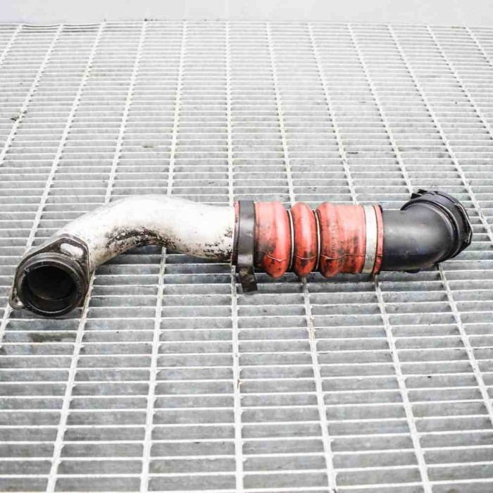 Furtun intercooler st&acirc;nga BMW 7 E65, E66, E67 2006 OEM: 77962997796302