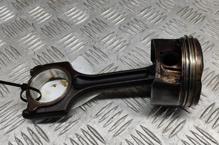 Piston CITRO&Euml;N DS5 2014 OEM: 1648526580,1613665180 28192953