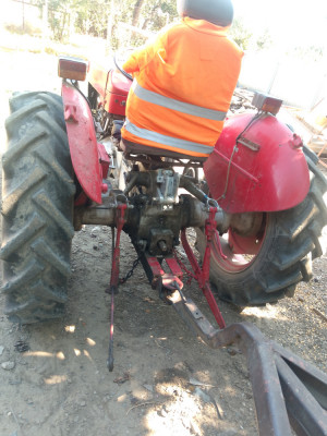 Tractor Massey Ferguson 130 foto