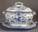 SUPIERA DIN CERAMICA VECHE FRANTUZEASCA, PICTATA MANUAL STIL MOUSTIERS - FRANTA