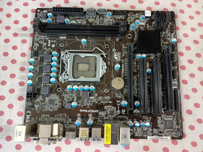 Placa de baza Asrock B75M socket 1155. foto