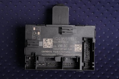 Modul de control ușă dreapta față VW PASSAT Variant B8 3G5 2015 OEM: 5Q4959593C 2436181 foto