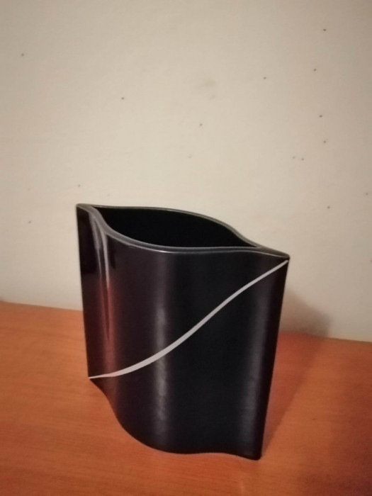 Vaza ceramica plata ingusta neagra negru Hoganas Keramik Stengods Suedia