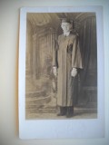 HOPCT 344 J LAUREAT ROMAN UNIVERSITATEA CHICAGO SUA -FOTOGRAFIE VECHE TIP CP, Romania de la 1950, Sepia, Portrete