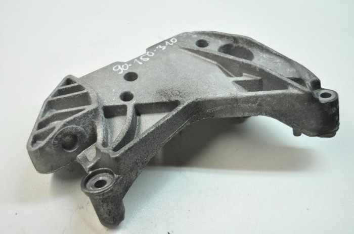 Suport motor dreapta AUDI A3 8V1, 8VK 2013 OEM: 06J199207P 3734963