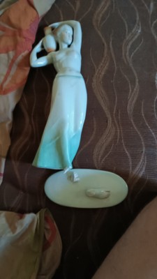 Herendi nud deosebit cu defect foto