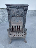 Sobă din fontă de la &icirc;nceputul secolului XIX