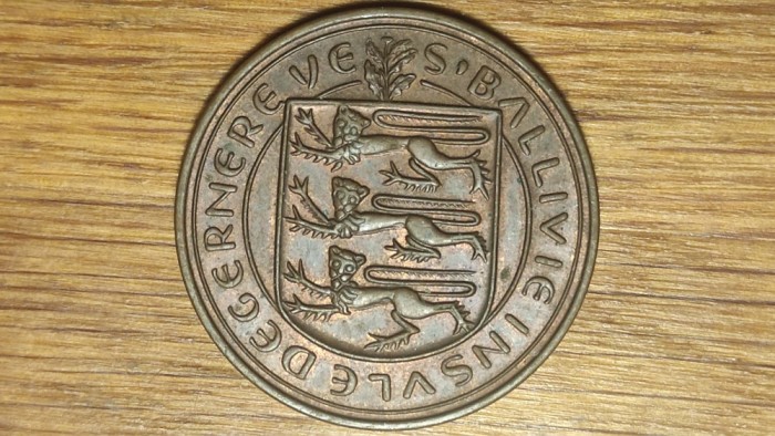 Guernsey - moneda Commonwealth britanic - 8 doubles 1956 bronz - Elisabeta II - superba !