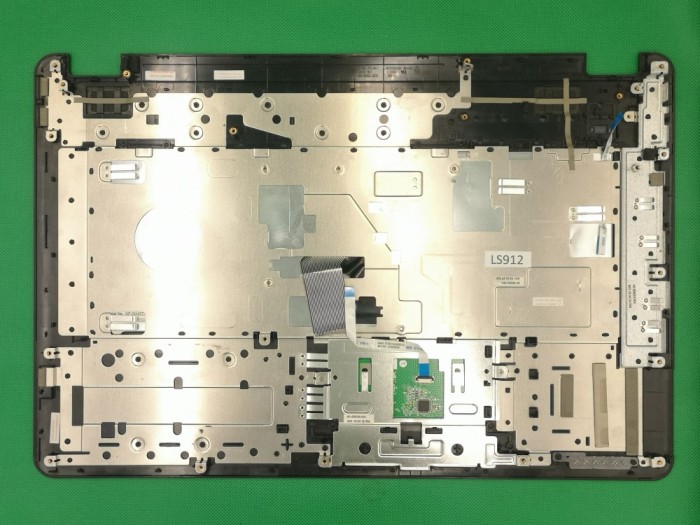 Medion Akoya E7214 Palmrest + Tastatura + Touchpad SWAP