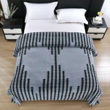 Patura Pufoasa 200x230cm Poliester/Microfibra/Fleece Uni/Dungi Crem/Roz/Negru/Alb/Gri/Albastru/Rosu/Bej/Antracit/Taupe/Galben/Verde/Maro