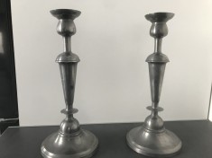 Imense sfeșnice masive din zinc,vechi,cu modele la baza,greutate 1,6 kg,Franta.
