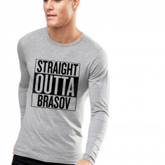 Bluza barbati gri cu text negru - Straight Outta Brasov - S