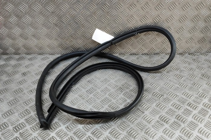 Garnitura ușă dreapta spate TOYOTA YARIS CROSS MXP_ 2021 OEM: 67871-K2010 | 31279211
