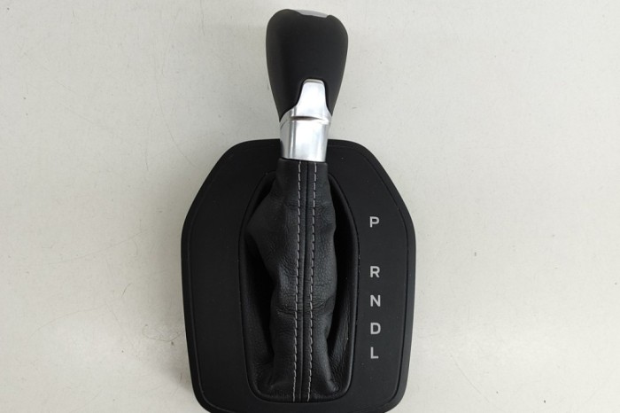 Nuca schimbător de viteze FORD PUMA J2K, CF7 2023 OEM: M1TP-7K004-DB 26388997