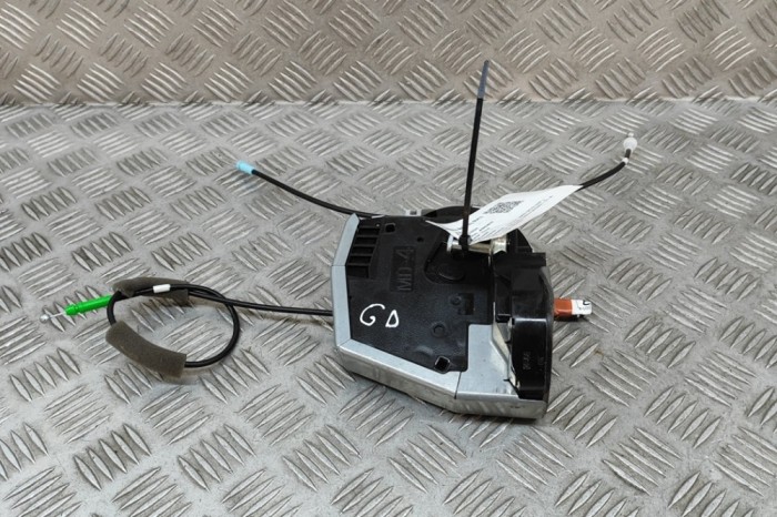 &Icirc;ncuietoare ușă dreapta spate TOYOTA YARIS CROSS MXP_ 2024 OEM: 69050-0D170 29510327