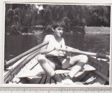 Bnk foto - Copil in barca - Parcul Bucov 1987, Alb-Negru, Romania de la 1950, Portrete