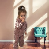 Cumpara ieftin Trening roz pudra din catifea pentru fetite (Marime Disponibila: 6-9 luni, Superbaby