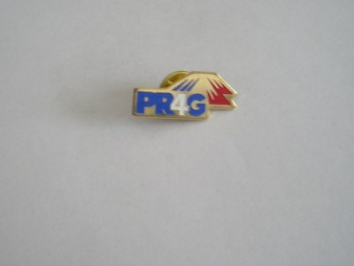 QW9 J 52 - Insigna - tematica media - inscriptia PR4G foto
