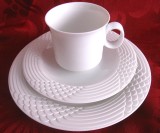 SET SERVICIU MIC DEJUN PORTELAN MAT BISCUIT HUTSCHENREUTHER MODEL SCALA TRIO CEASCA CAFEA CU FARFURII