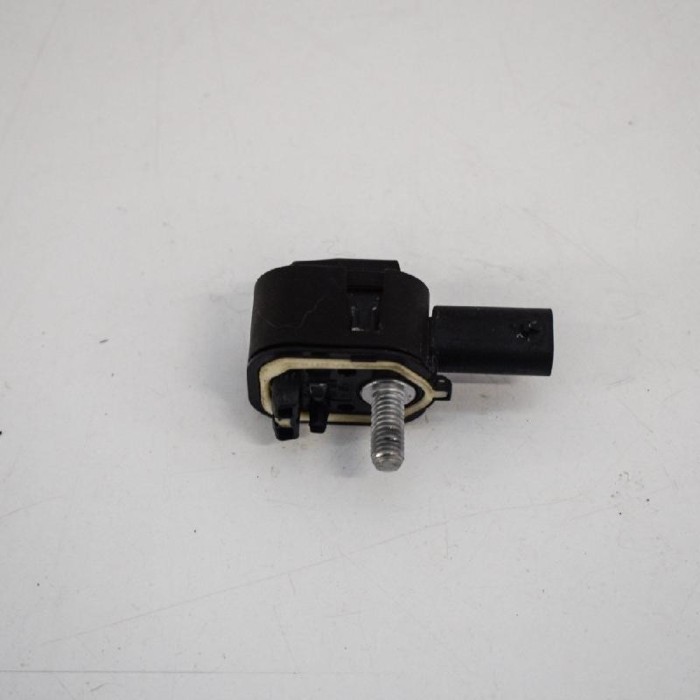Senzor de impact st&acirc;nga față BMW 5 F10 2011 OEM: 9224178 2832768