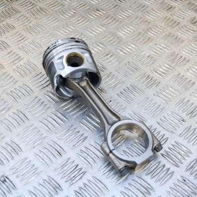 Piston AUDI A4 8EC, B7 2005 OEM: 038107065HT,038107065HS 10036630 foto