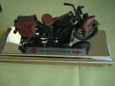 Motocicleta HARLEY DAVIDSON 1942 WLA Flat Head Scara 1:18 - Maisto - NOUA foto