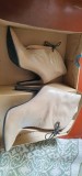 botine din piele bej cu toc marca hotstepper