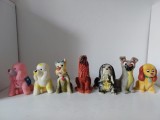 Lot 7 jucarii de cauciuc, Caini de rasa, cu piuitoare, cca 12cm inaltime