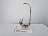 Statuieta din Argint de 925 - cu Email -Placata cu Aur-Piesa Decorativa Stil Egipt -pe postament de Plastic.
