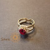 Cumpara ieftin Inel Regina Inimilor , model floare cu cristal rosu, reglabil, placat cu aur 18K