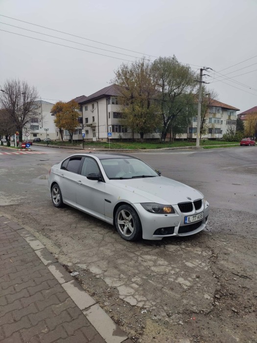 V&acirc;nd BMW seria e90